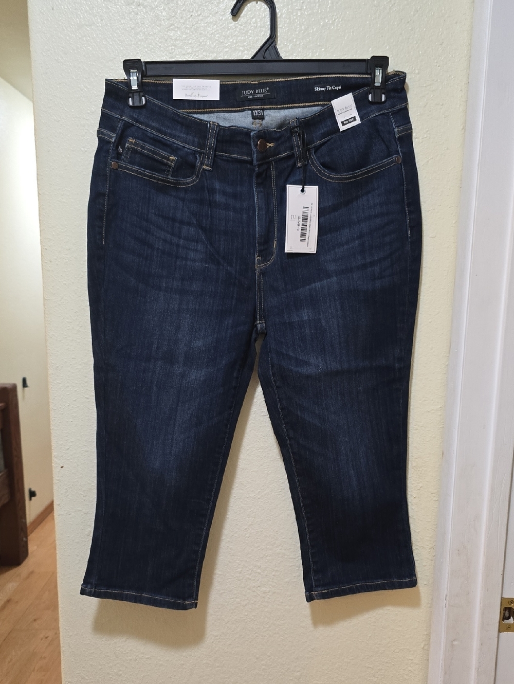 Judy Blue Dark Wash Women’s Capri Jeans - Dark Blue